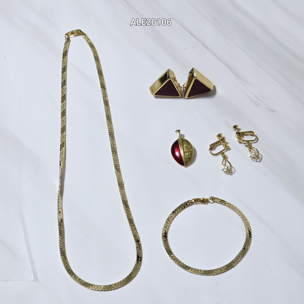 Napier, Royal, Pat.P bundle Earrings, Pendant, necklace and bracelet.